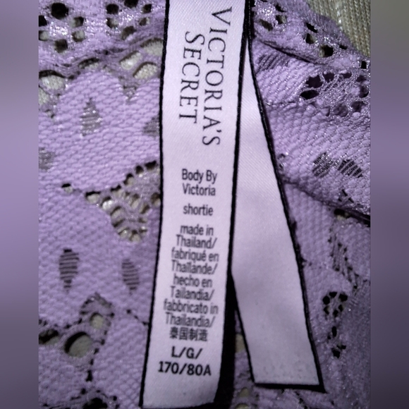 A bundle of 3 pairs of Victoria Secrets panties in a size XL. - Picture 4 of 11